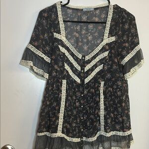 DO+BE Black Floral Lace Trim Button-Front Blouse